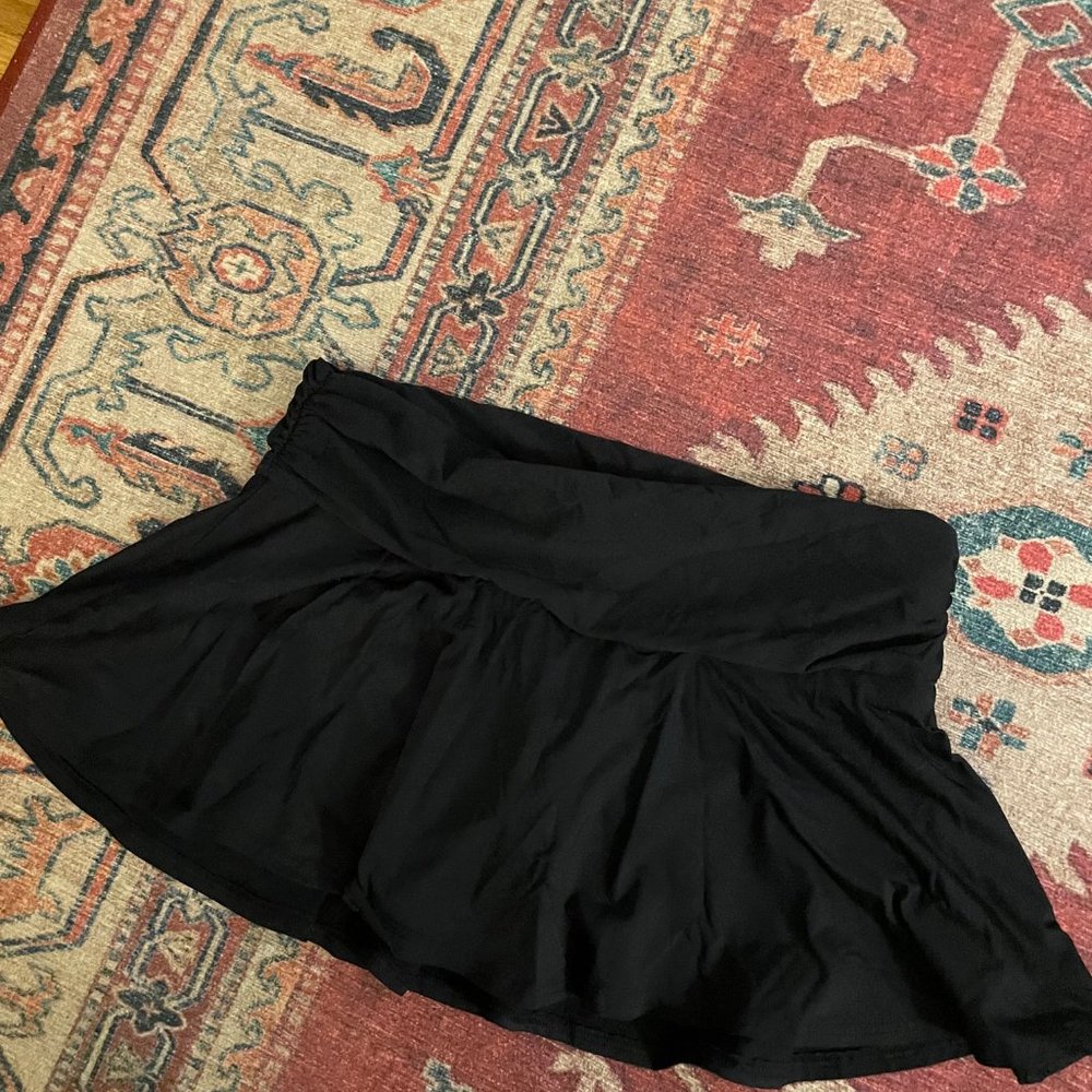 Y2K black low rise skort
